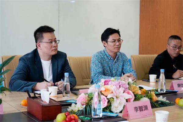 中國聯(lián)通廈門分公司副總經(jīng)理鄭慶良一行與我司領導座談會現(xiàn)場圖2