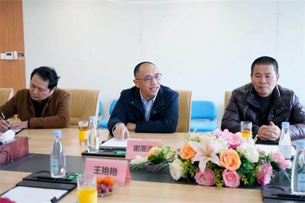 集美大學校長謝潮添一行與四信公司領導座談交流現(xiàn)場圖2
