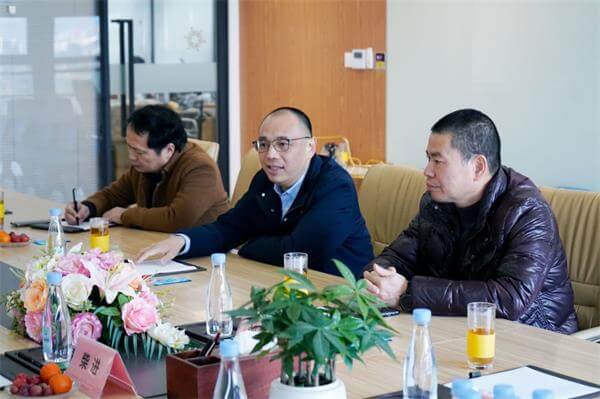 集美大學校長謝潮添一行與四信公司領導座談交流現(xiàn)場圖3